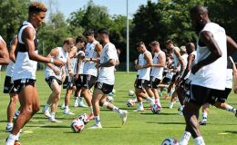 Beşiktaş sabah sahada, akşam salonda çalıştı